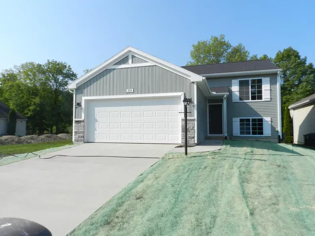$424,900 | 558 Swan River Drive, Benton Harbor, MI 49022