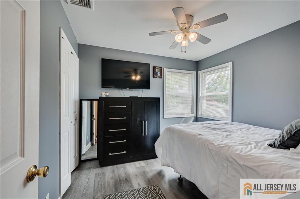 39 Kendall Road Kendall Park, NJ 08824 - Photo 26 of 41