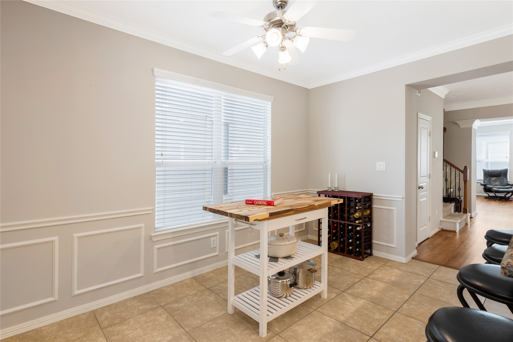 1241 Prince Street Houston, TX 77008 - Photo 22 of 45 a room with furniture a rug and a window