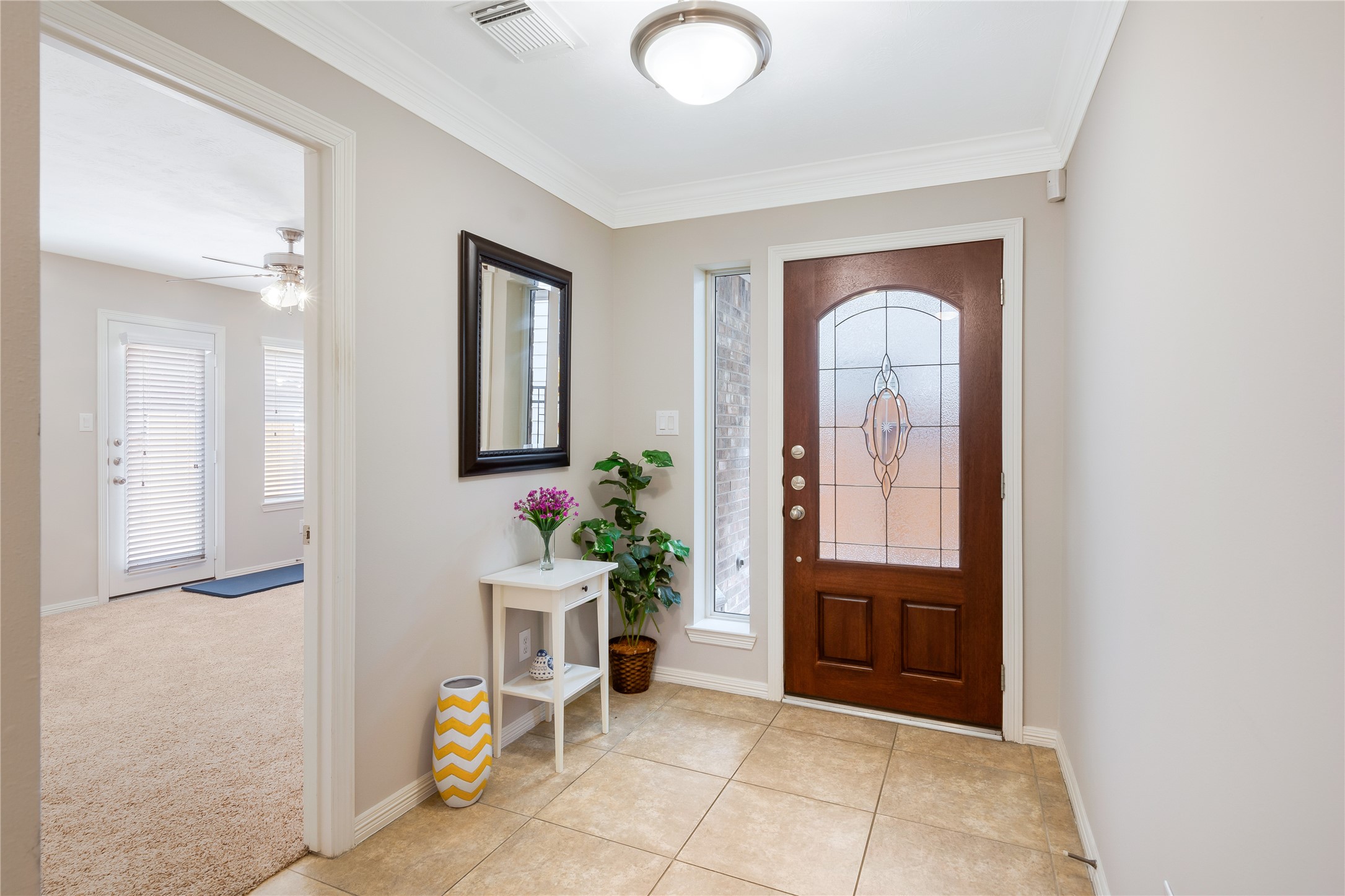 1241 Prince Street Houston, TX 77008 - Photo 7 of 45 a view of a hallway with bathroom and mirror