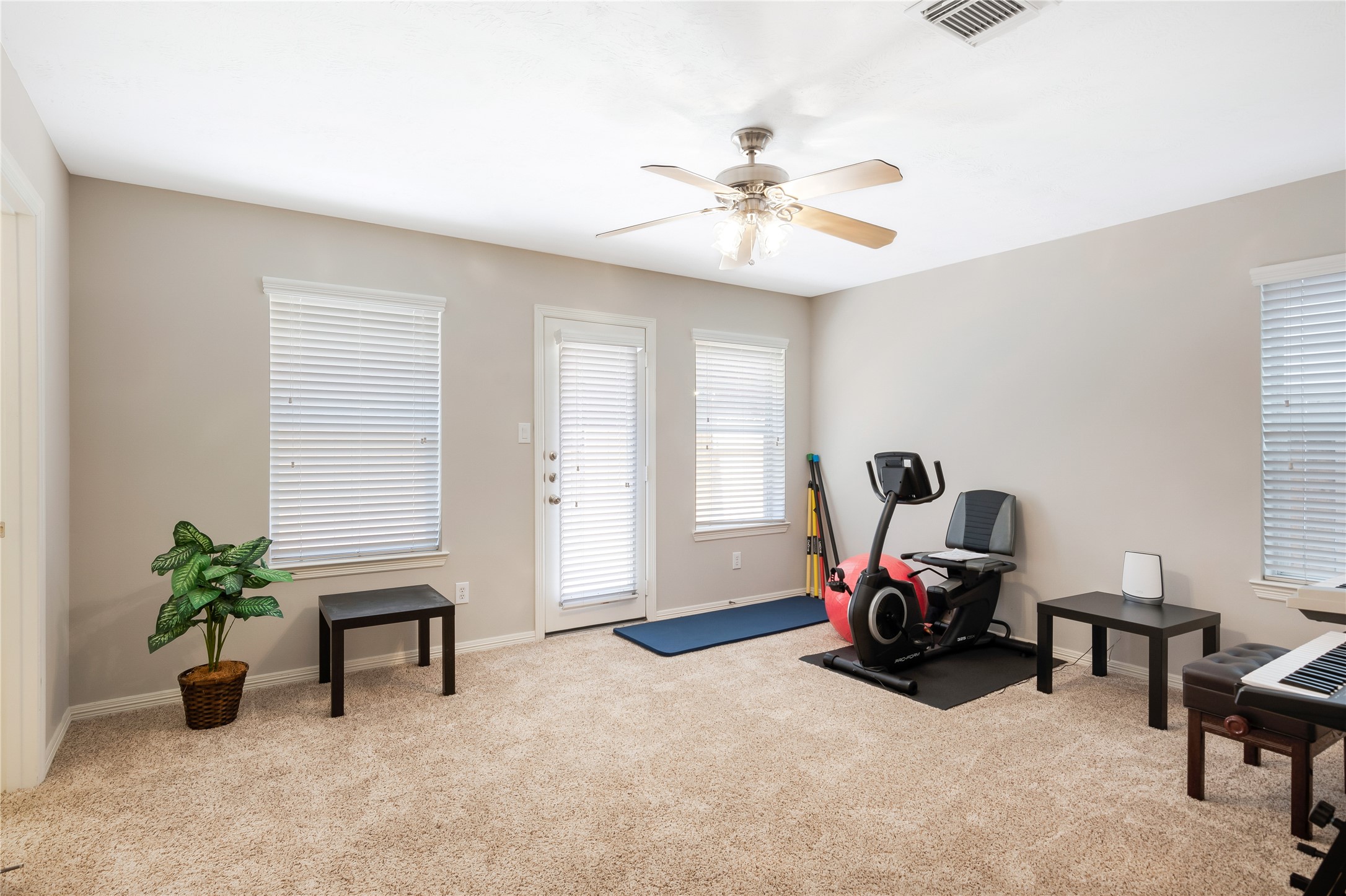 1241 Prince Street Houston, TX 77008 - Photo 8 of 45 a view of a livingroom with furniture and a chandelier