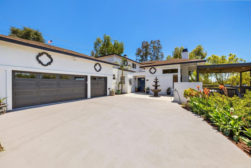 2143 Tierra Verde Road Vista, CA 92084 - Photo 5 of 71