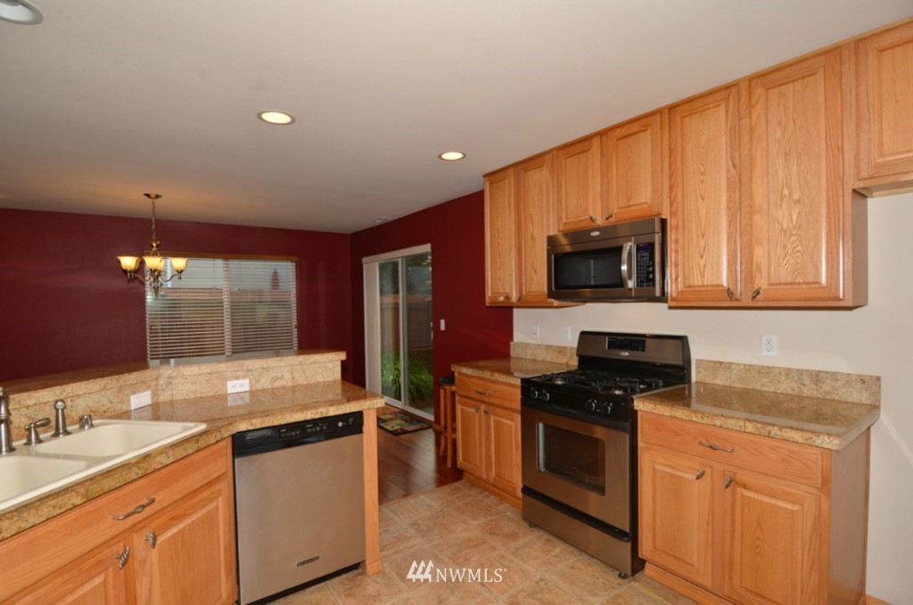 3916 153rd Place Southeast Bothell, WA 98012 - Photo 4 of 12