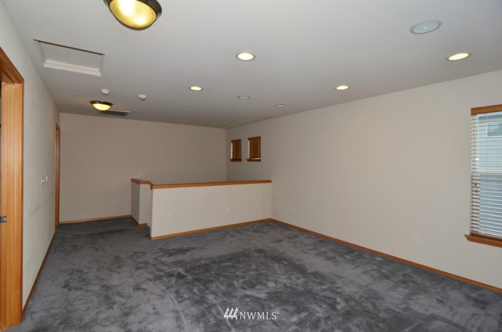 3916 153rd Place Southeast Bothell, WA 98012 - Photo 9 of 12