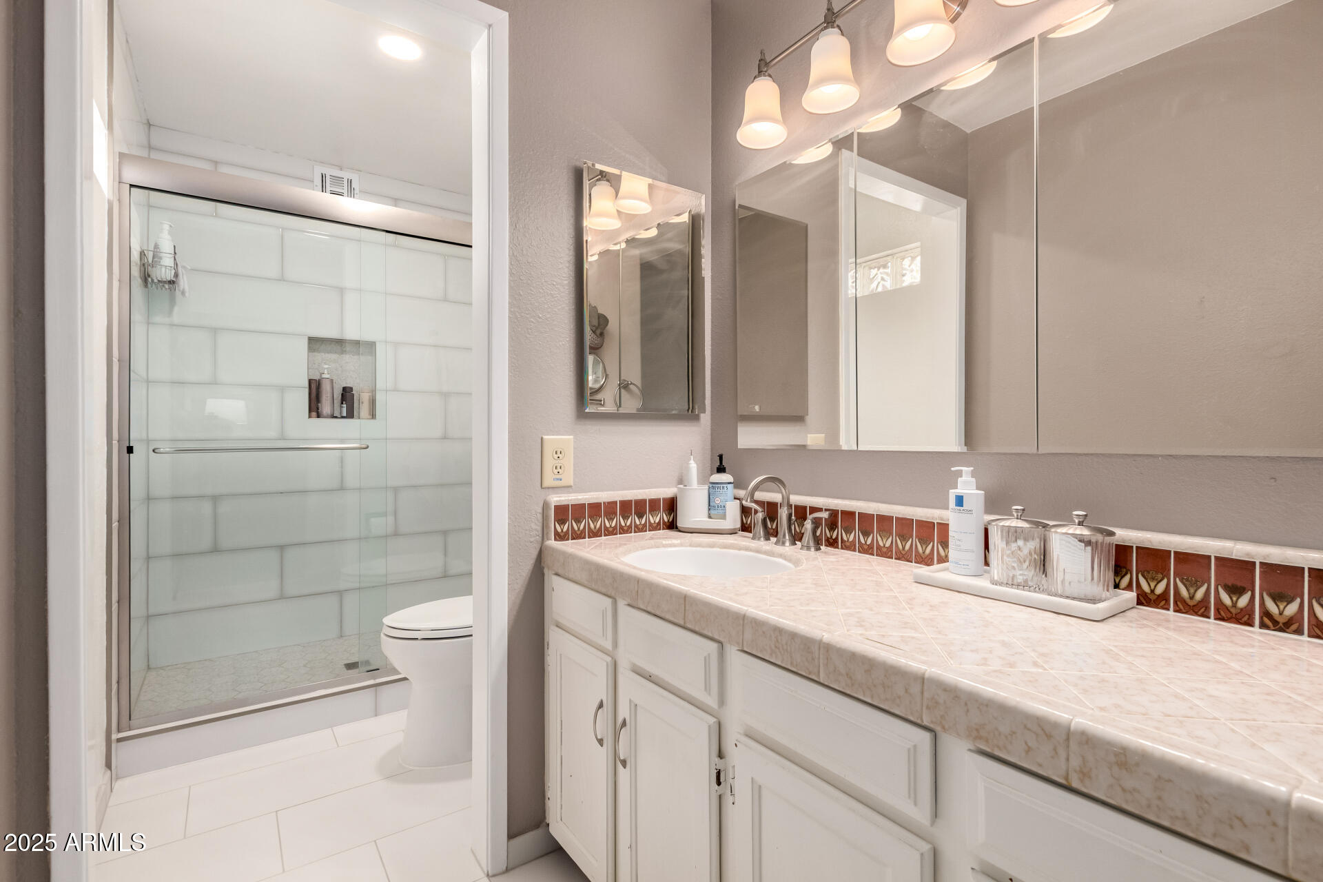 12210 South Potomac Street Phoenix, AZ 85044 - Photo 23 of 42 primary ensuite bathroom