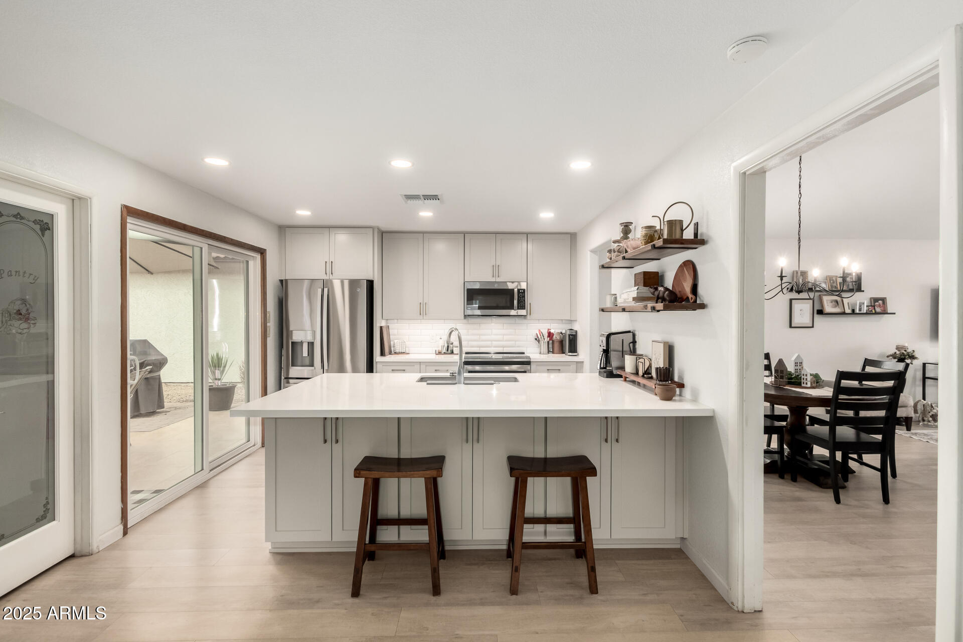 12210 South Potomac Street Phoenix, AZ 85044 - Photo 5 of 42 large breakfast bar