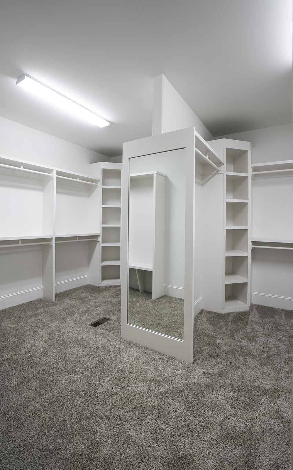 6447 Deep Canyon Road Hixson, TN 37343 - Photo 21 of 46 Master Closet 4
