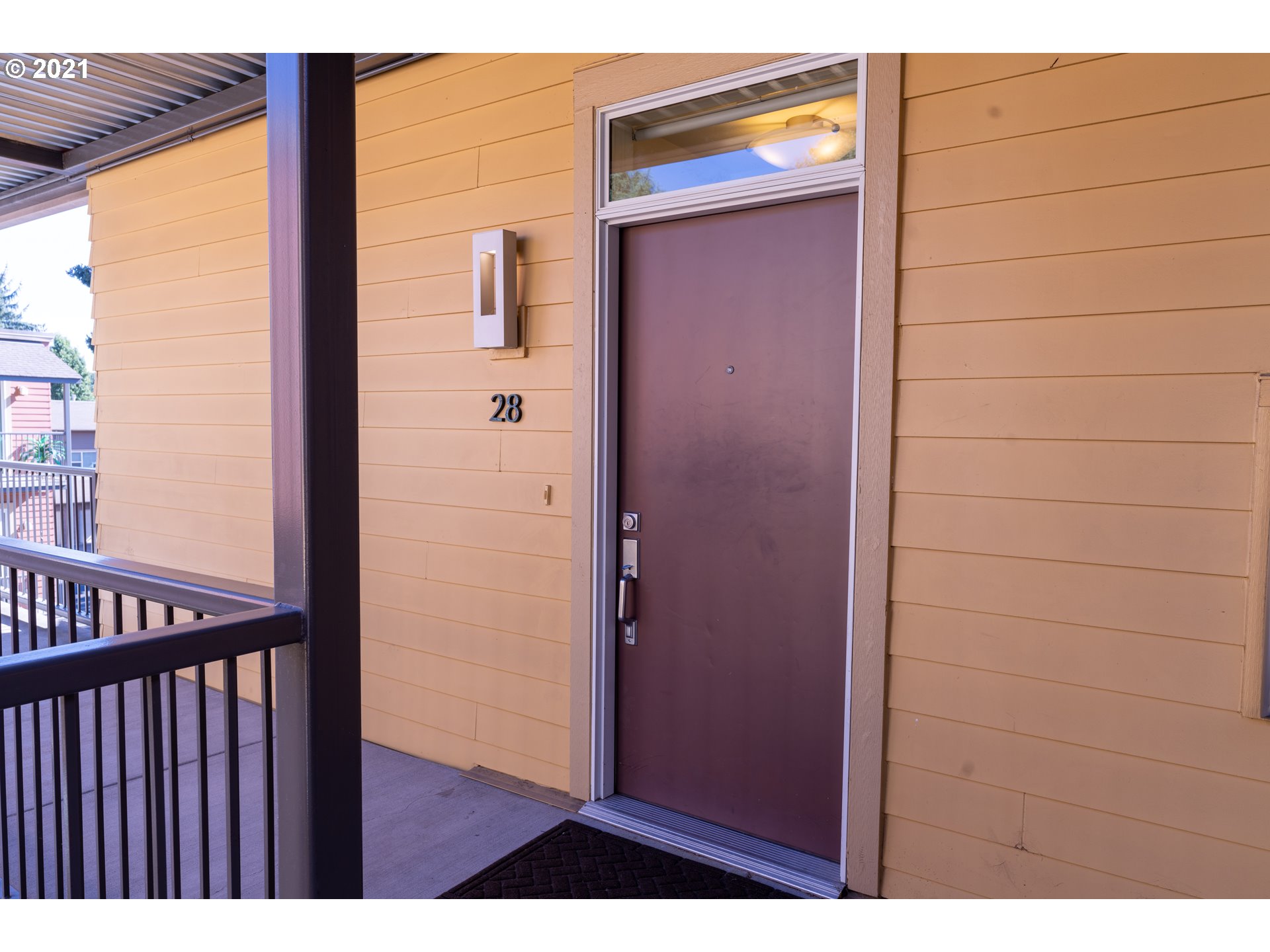 347 Rustic Place, Unit 28 Eugene, OR 97401 - Photo 2 of 17 Gallery Image 2