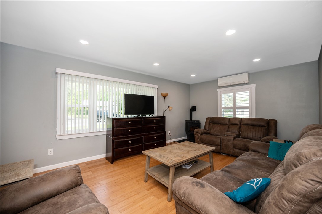 728 Stafford Road Tiverton, RI 02878 - Photo 5 of 21 Gallery Image 5