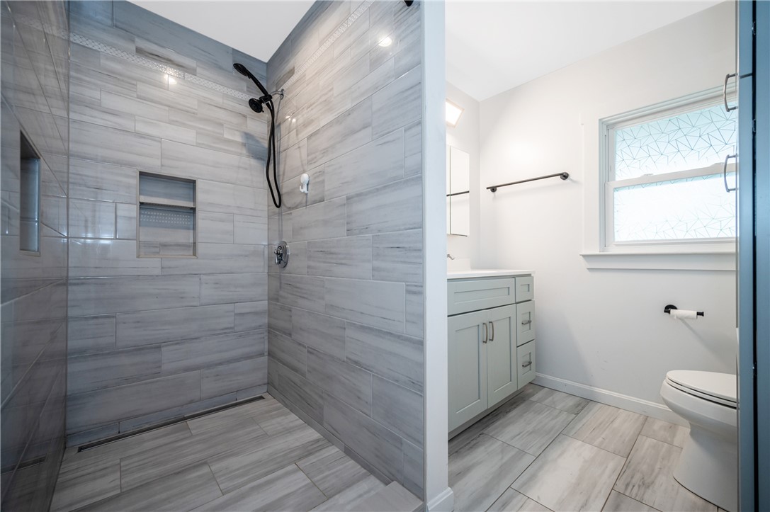 728 Stafford Road Tiverton, RI 02878 - Photo 8 of 21 Gallery Image 8