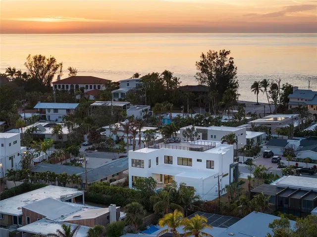 $5,995,000 | 1212 Center Place, Sarasota, FL 34236