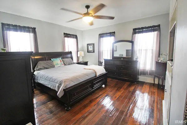$254,900 | 121 North 7th Street, Boonville, IN 47601