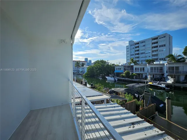 $6,000 | 834 Raymond Street, Miami Beach, FL 33141