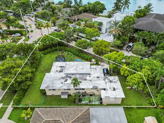 $6,000 | 834 Raymond Street, Miami Beach, FL 33141