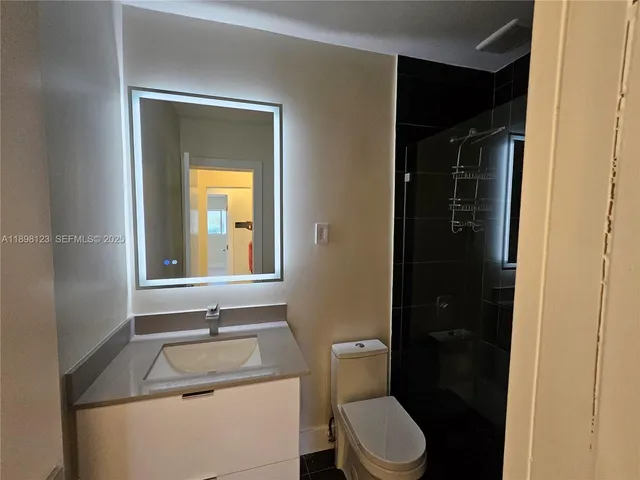 $6,000 | 834 Raymond Street, Miami Beach, FL 33141