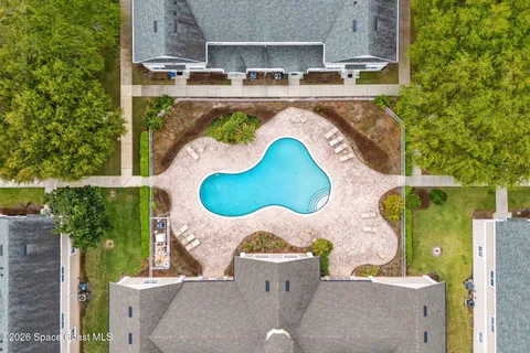 a picture of a table and chairs in the patio