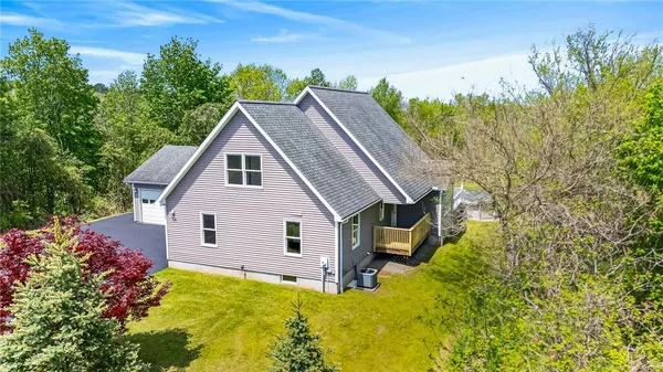 $399,900 | 1157 Stafford Road, Palmyra, NY 14522