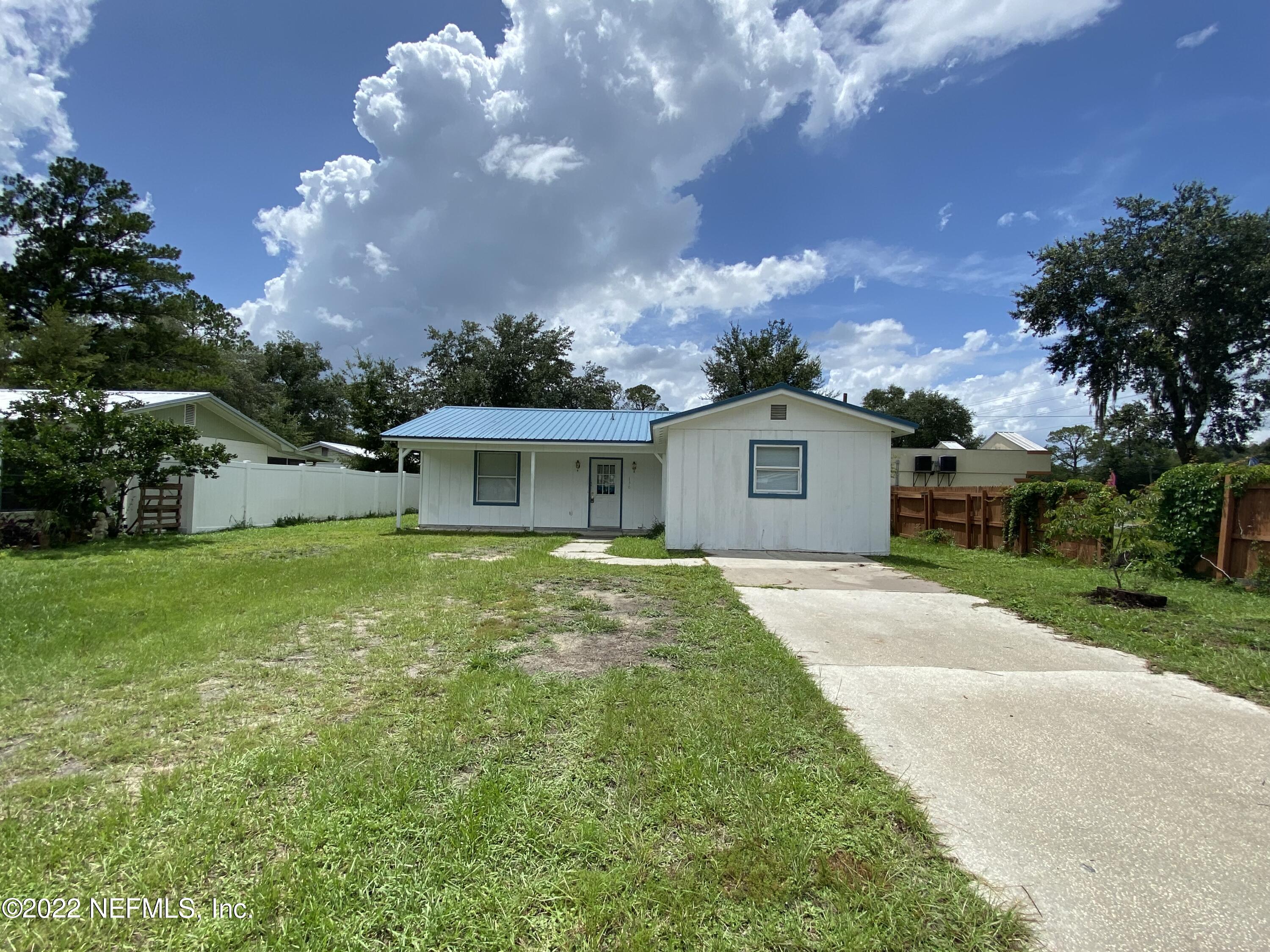 136 Park Road Interlachen, FL 32148 - Photo 3 of 28 Front of home