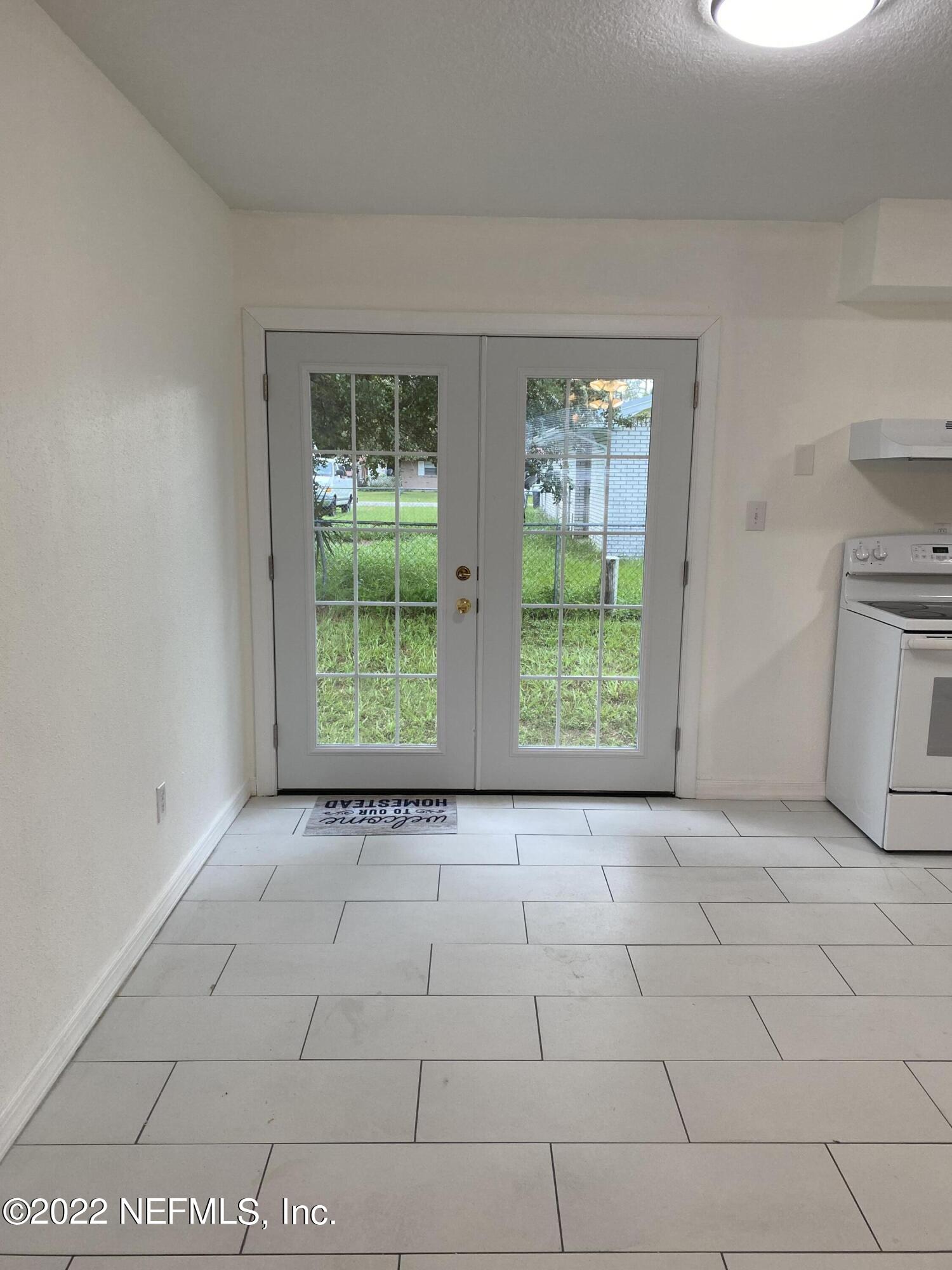 136 Park Road Interlachen, FL 32148 - Photo 9 of 28 French doors