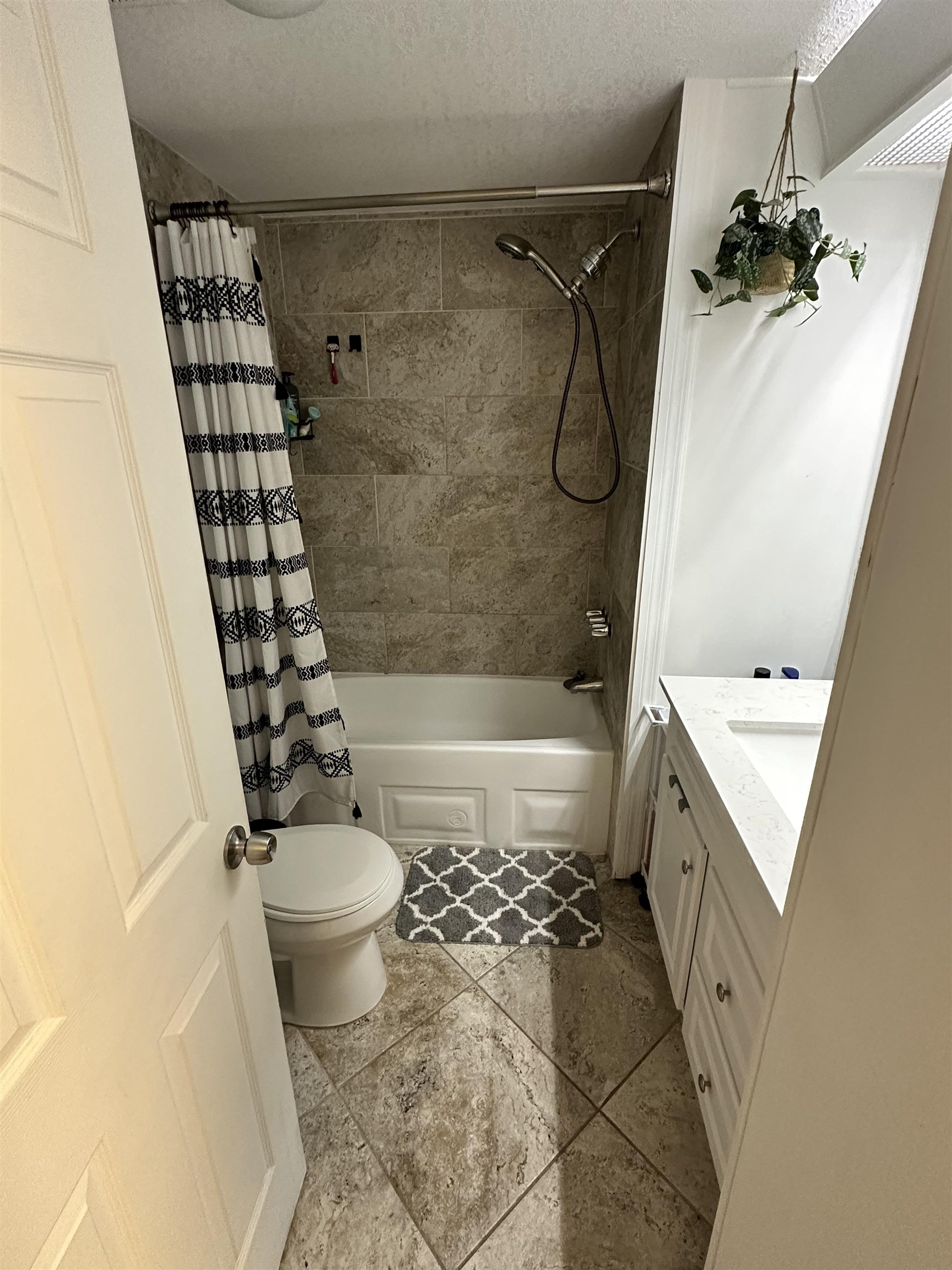 272 Pizarro Road St. Augustine, FL 32080 - Photo 20 of 23 a bathroom with a bathtub and shower