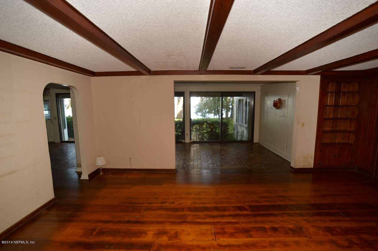 107 River Road Orange Park, FL 32073 - Photo 14 of 59 Family Room to Florida Room View 2