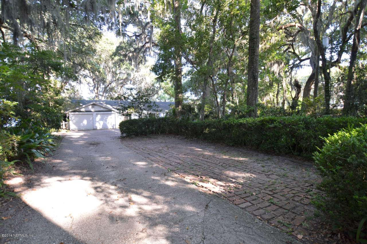 107 River Road Orange Park, FL 32073 - Photo 4 of 59 Private Driveway to Main House