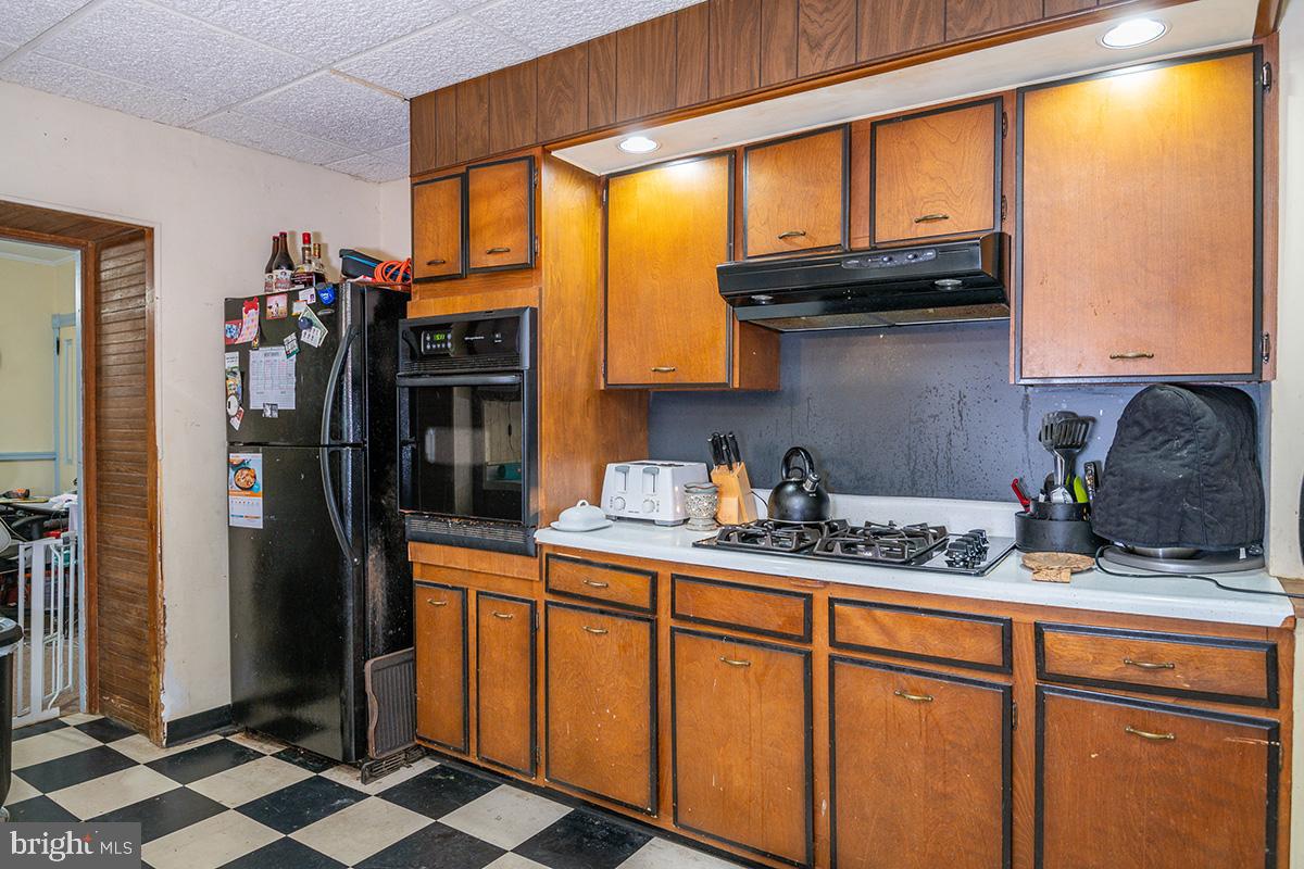 1068 Fritztown Road Sinking Spring, PA 19608 - Photo 9 of 41