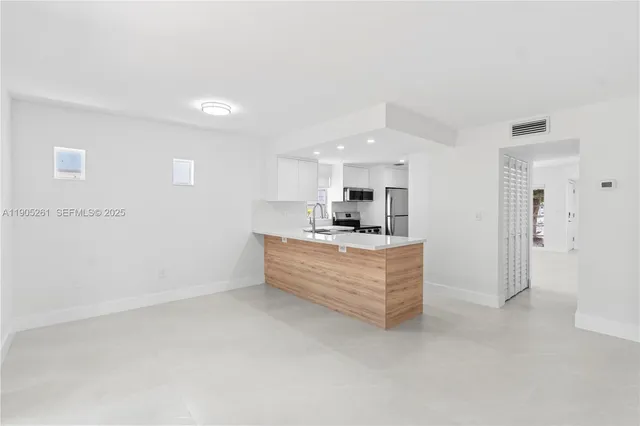 $4,500 | 3597 Southwest 17th Street, Unit 3597, Miami, FL 33145