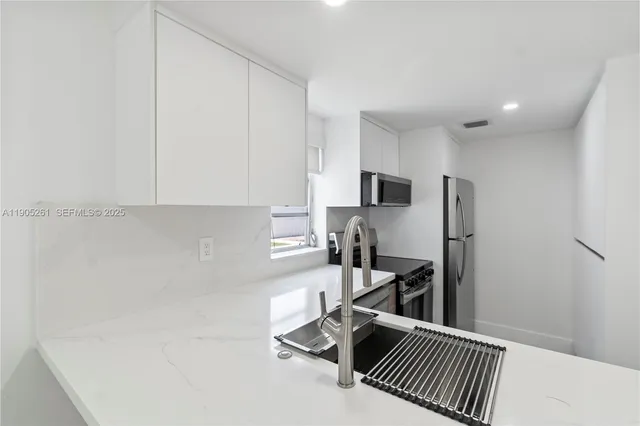 $4,500 | 3597 Southwest 17th Street, Unit 3597, Miami, FL 33145