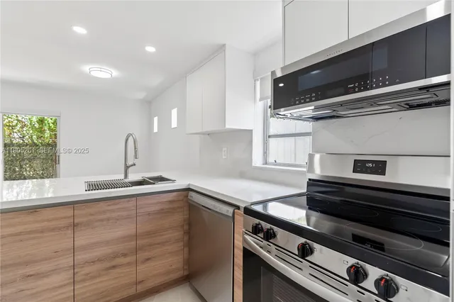 $4,500 | 3597 Southwest 17th Street, Unit 3597, Miami, FL 33145