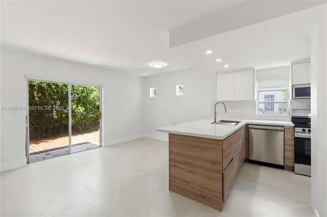 $4,500 | 3597 Southwest 17th Street, Unit 3597, Miami, FL 33145