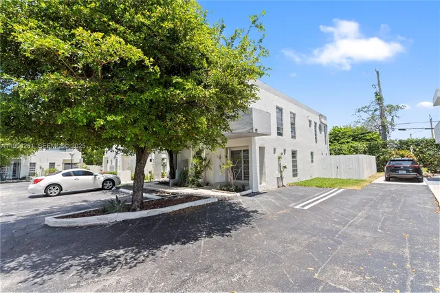 $4,500 | 3597 Southwest 17th Street, Unit 3597, Miami, FL 33145