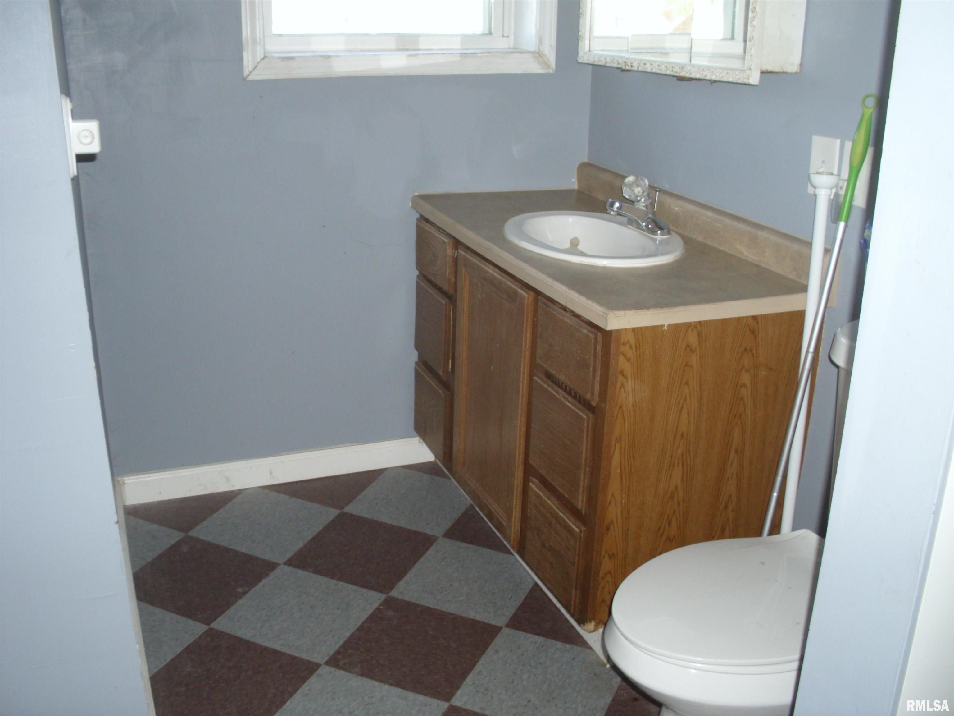 117 East Springfield Street Virginia, IL 62691 - Photo 13 of 39
