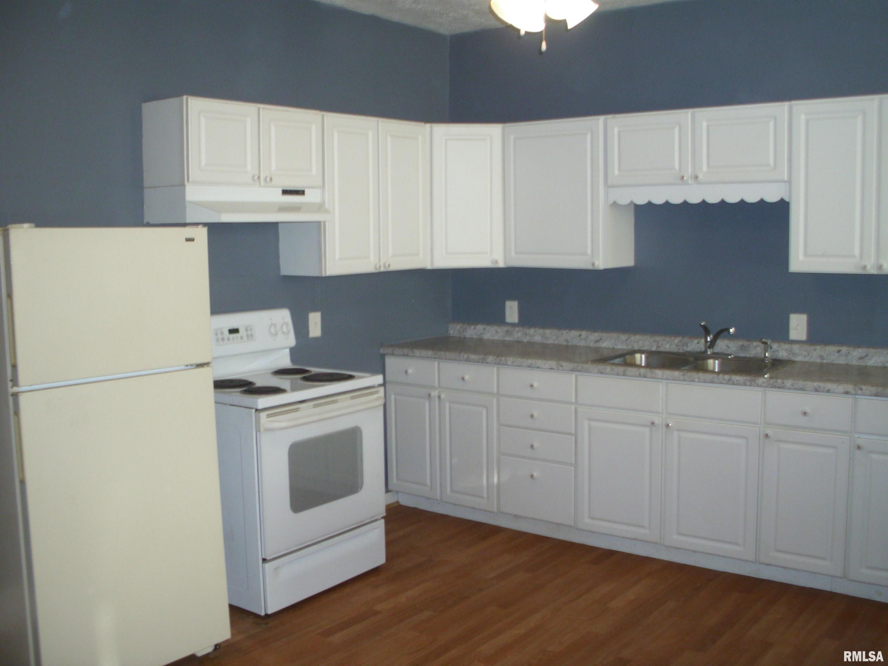 117 East Springfield Street Virginia, IL 62691 - Photo 5 of 39