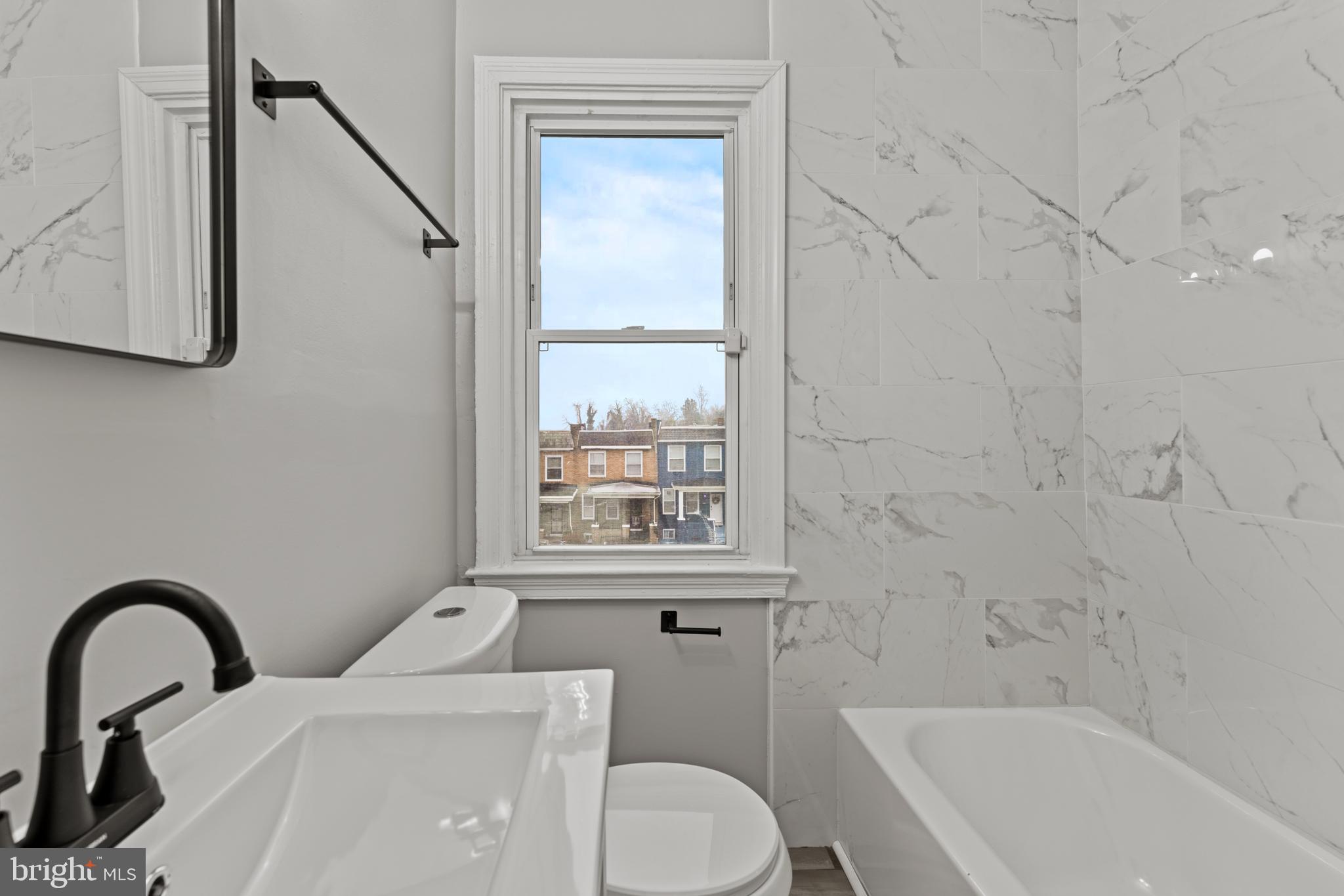 2422 Shirley Avenue Baltimore, MD 21215 - Photo 18 of 31