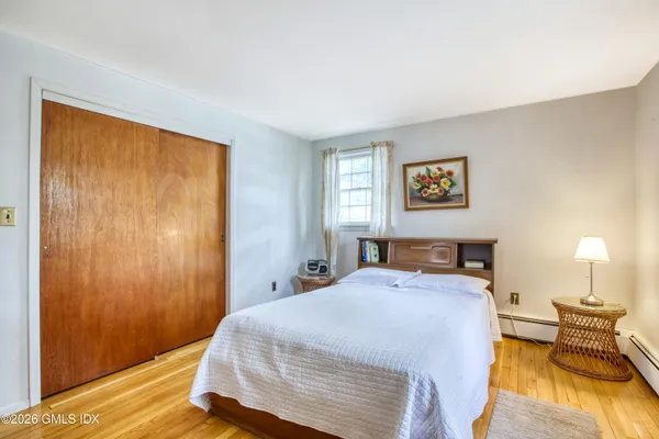 $1,095,000 | 9 Stuart Drive, Old Greenwich, CT 06870