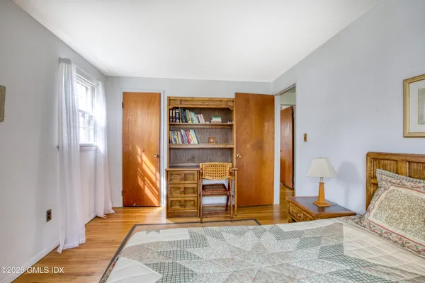 $1,095,000 | 9 Stuart Drive, Old Greenwich, CT 06870