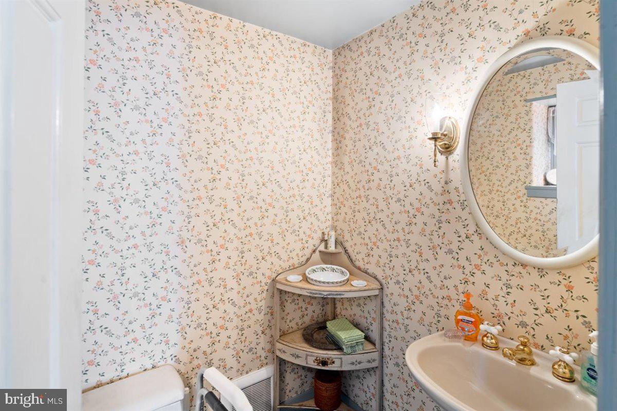 1192 Berwyn Paoli Road Berwyn, PA 19312 - Photo 14 of 51