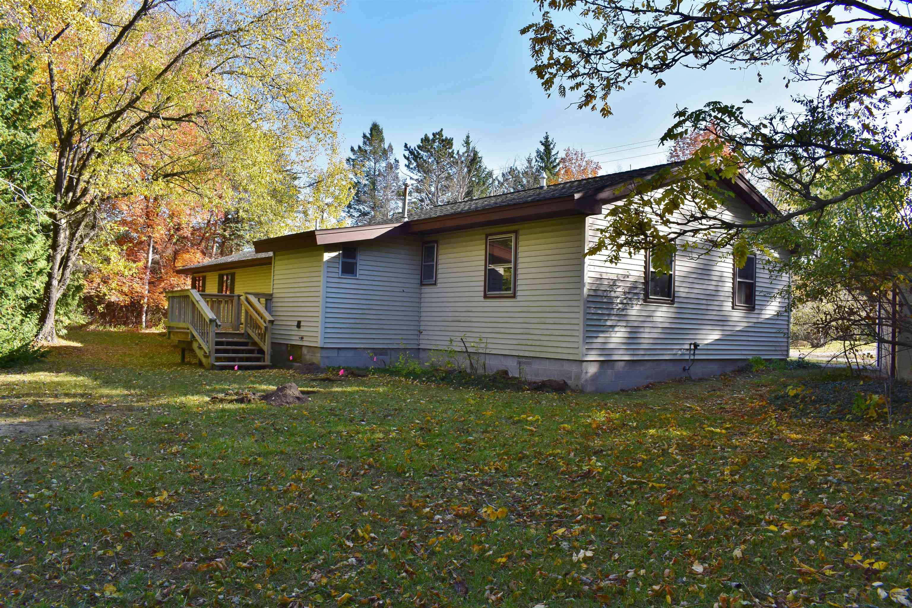 9192 Platte Road Beulah, MI 49617 - Photo 6 of 34 1906340-5.JPG