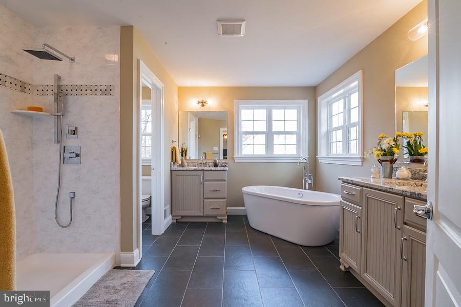 814 Newtown Road Berwyn, PA 19312 - Photo 19 of 23 Typical master bathroom by this builder.