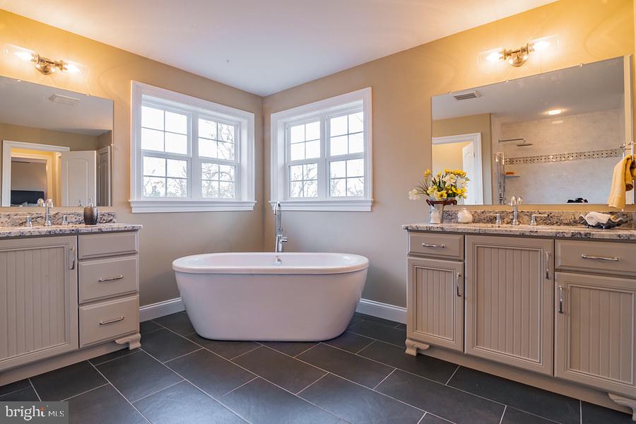 814 Newtown Road Berwyn, PA 19312 - Photo 21 of 23 Typical master bathroom by this builder.