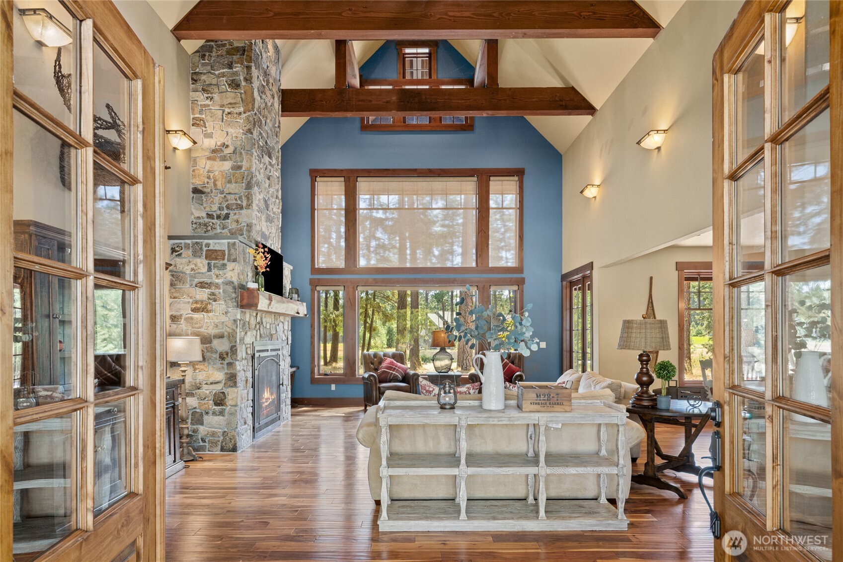 930 Coal Mine Way Cle Elum, WA 98922 - Photo 4 of 40 a view of a building with a outdoor space