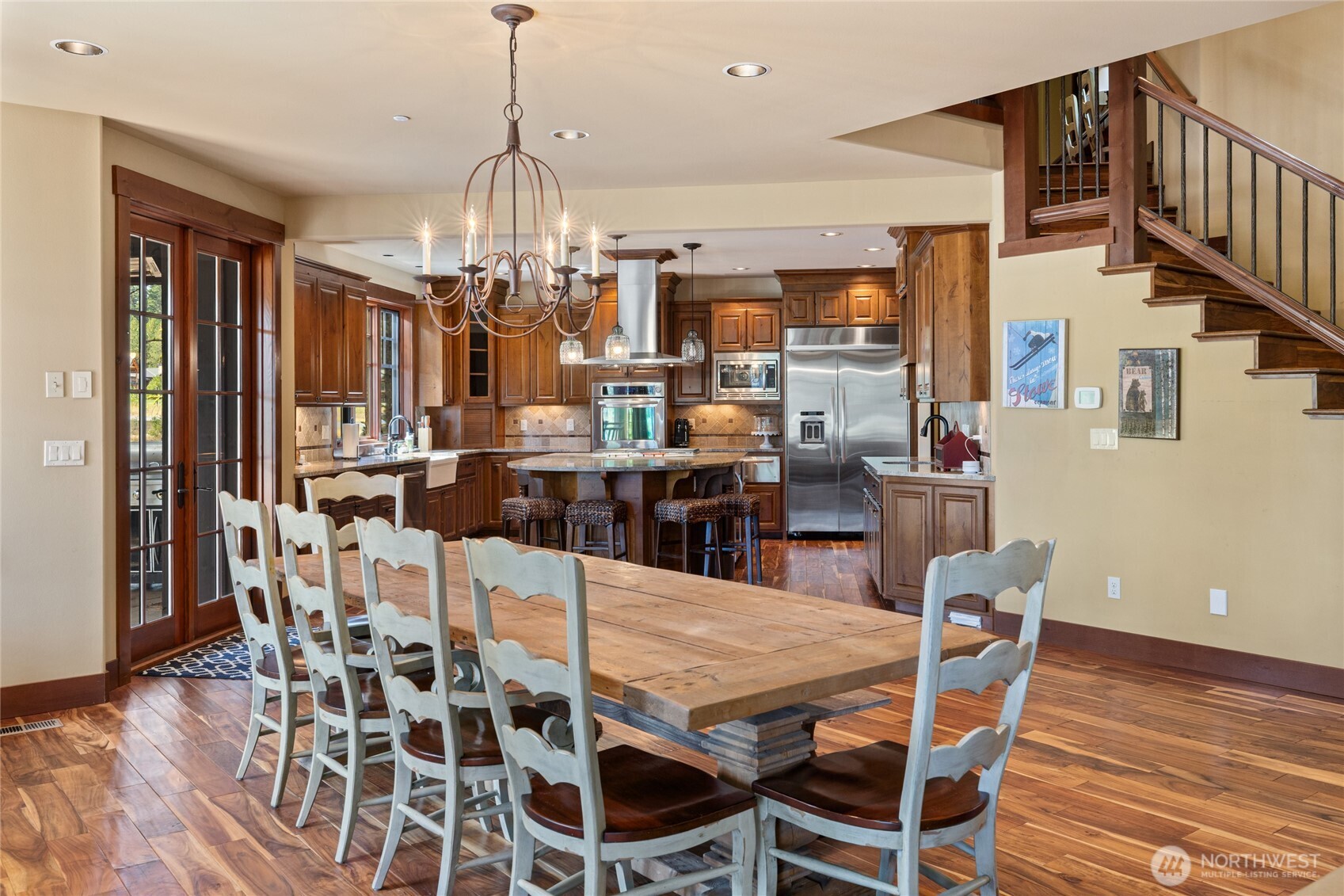 930 Coal Mine Way Cle Elum, WA 98922 - Photo 8 of 40 a view of a dining room with furniture window and wooden floor