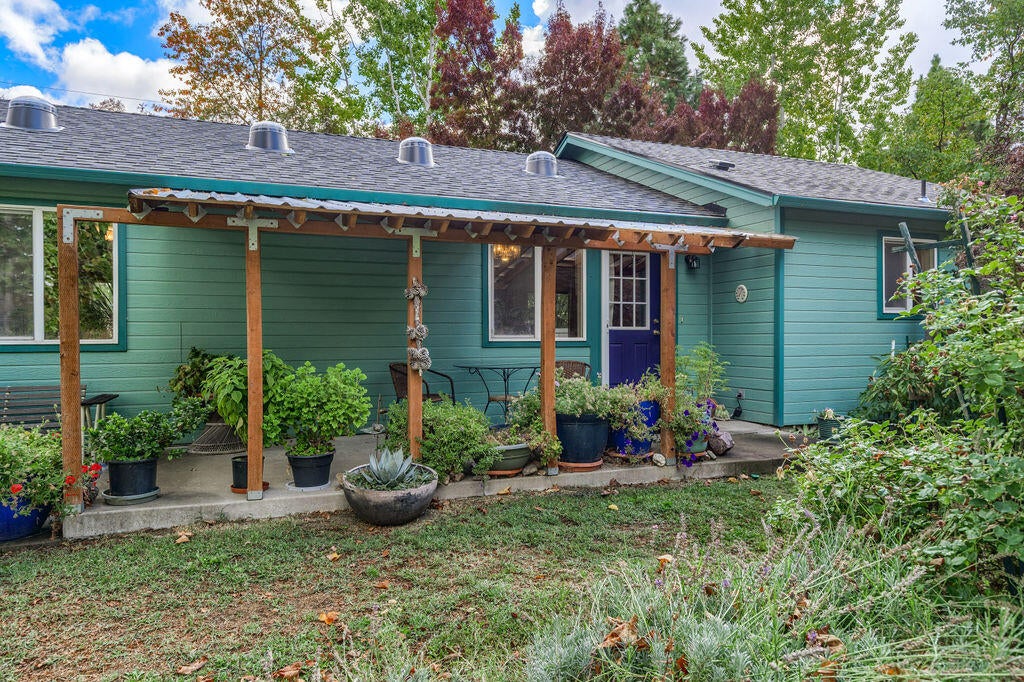2286 Camp Baker Road Medford, OR 97501 - Photo 1 of 36 Private covered patio