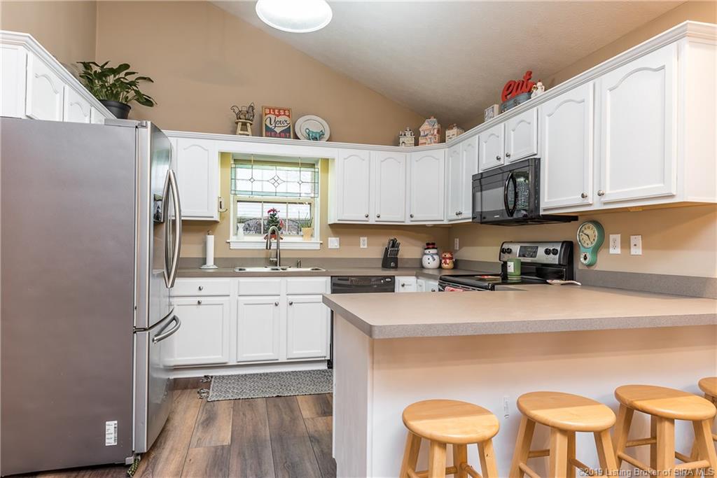 5527 Raintree Ridge Jeffersonville, IN 47130 - Photo 12 of 36 Gallery Image 12