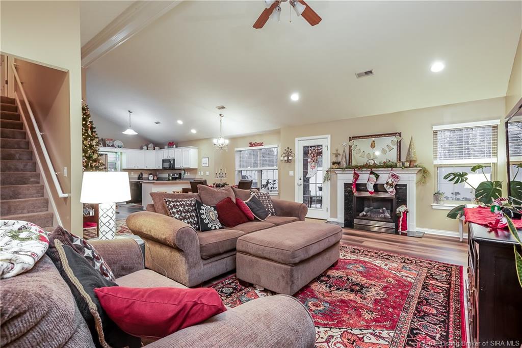 5527 Raintree Ridge Jeffersonville, IN 47130 - Photo 9 of 36 Gallery Image 9