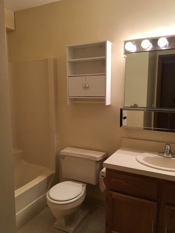 340 Sunderland Road, Unit 21 Worcester, MA 01604 - Photo 5 of 10