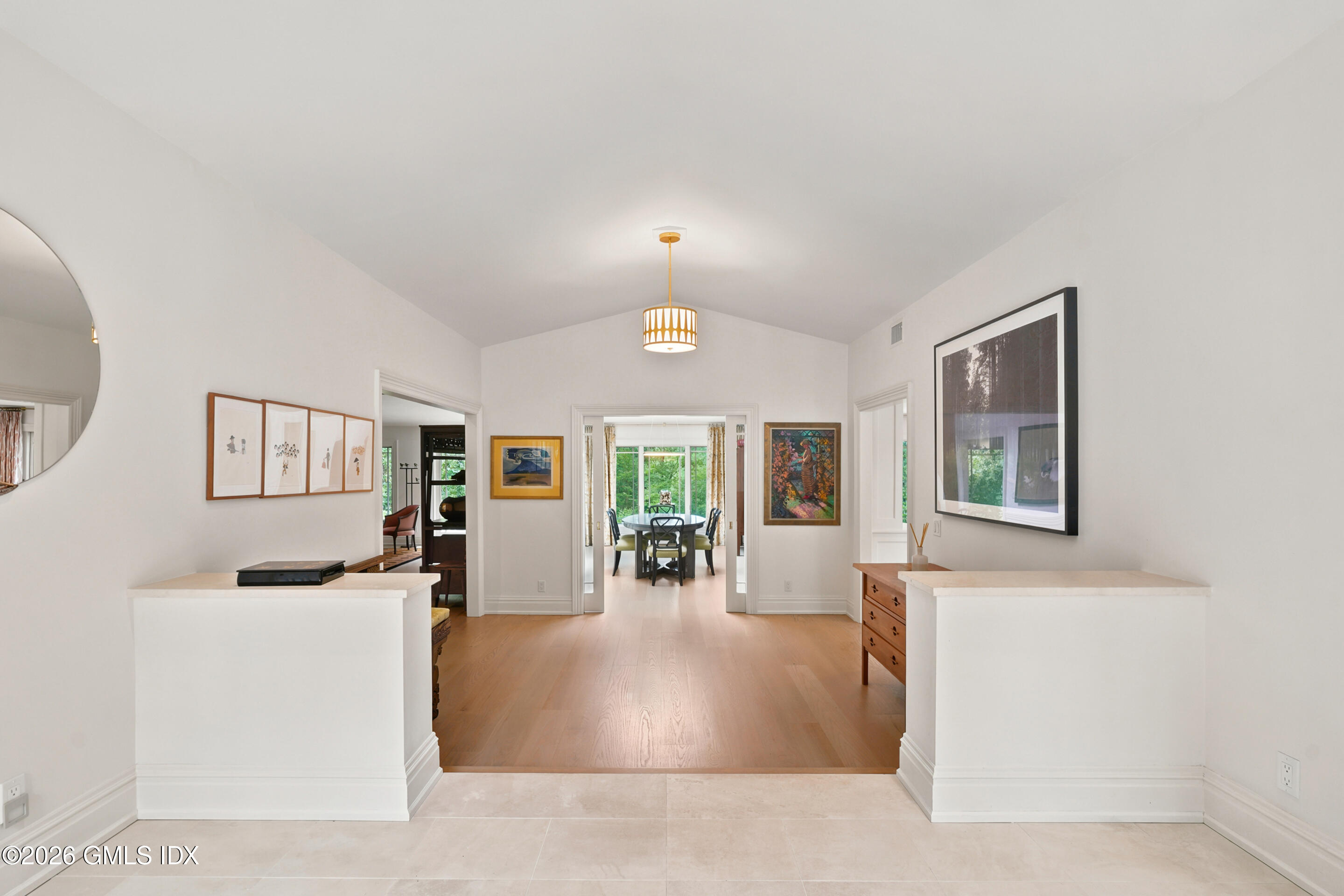 35 Wilshire Road Greenwich, CT 06831 - Photo 7 of 32 Entry