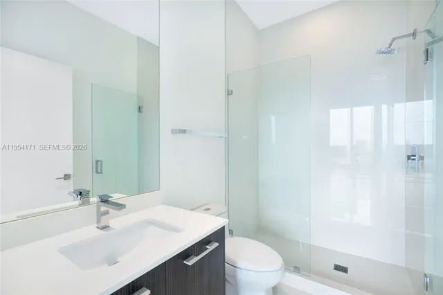 $7,800 | 45 Southwest 9th Street, Unit LPH4609, Miami, FL 33130