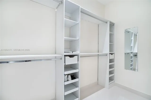 $7,800 | 45 Southwest 9th Street, Unit LPH4609, Miami, FL 33130